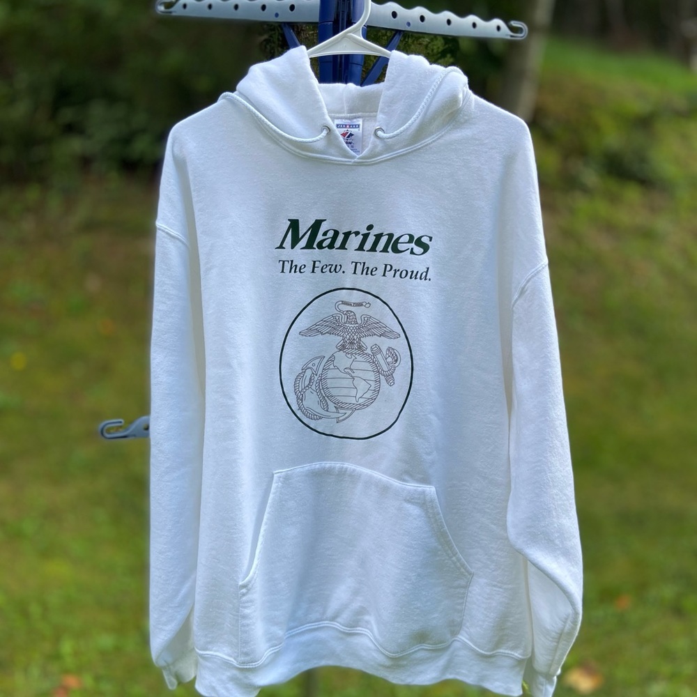 Men’s White pull over hoodie with pocket